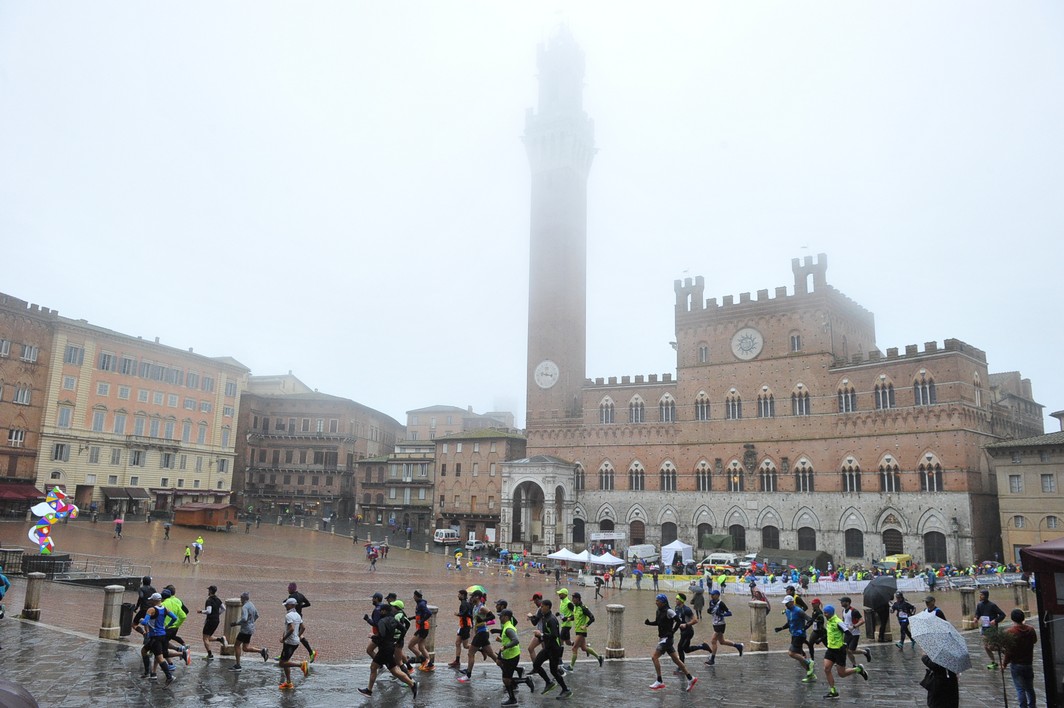 25 febbraio, 9^ Terre di Siena Ultramarathon, tra natura,storia e prelibatezze enogastronomiche